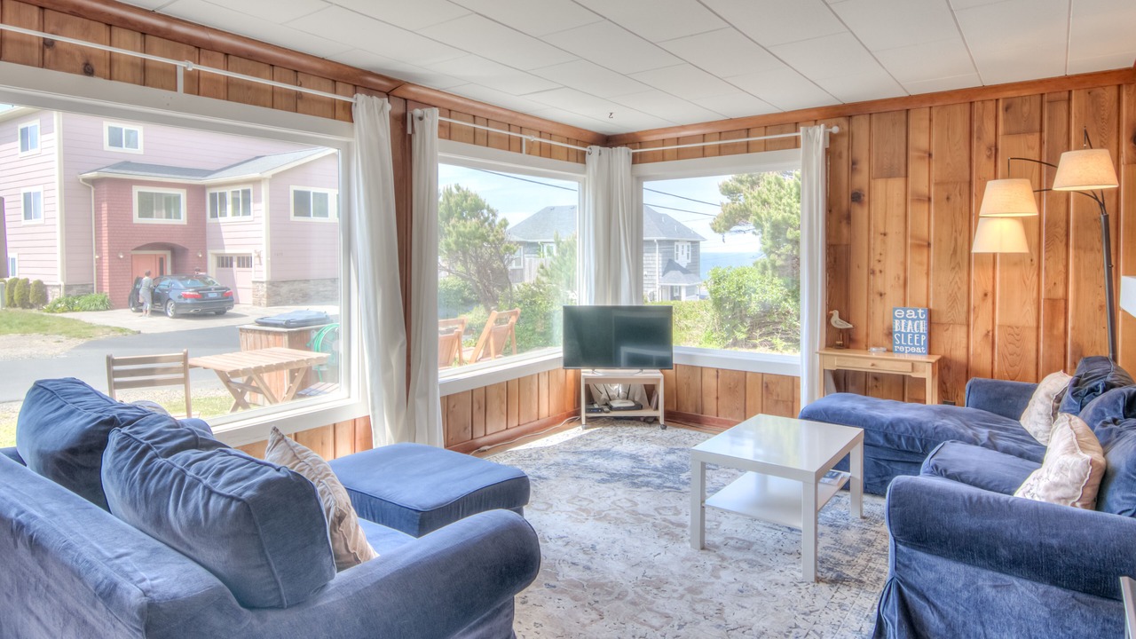 Photo of Bedroom in Lincoln City