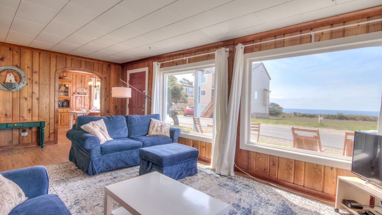Photo of Livingroom in Lincoln City