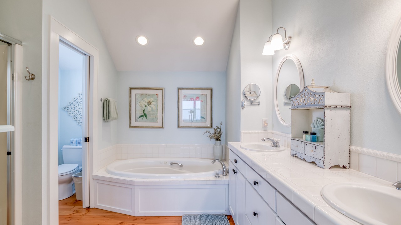 Photo of Bathroom in Lincoln Beach