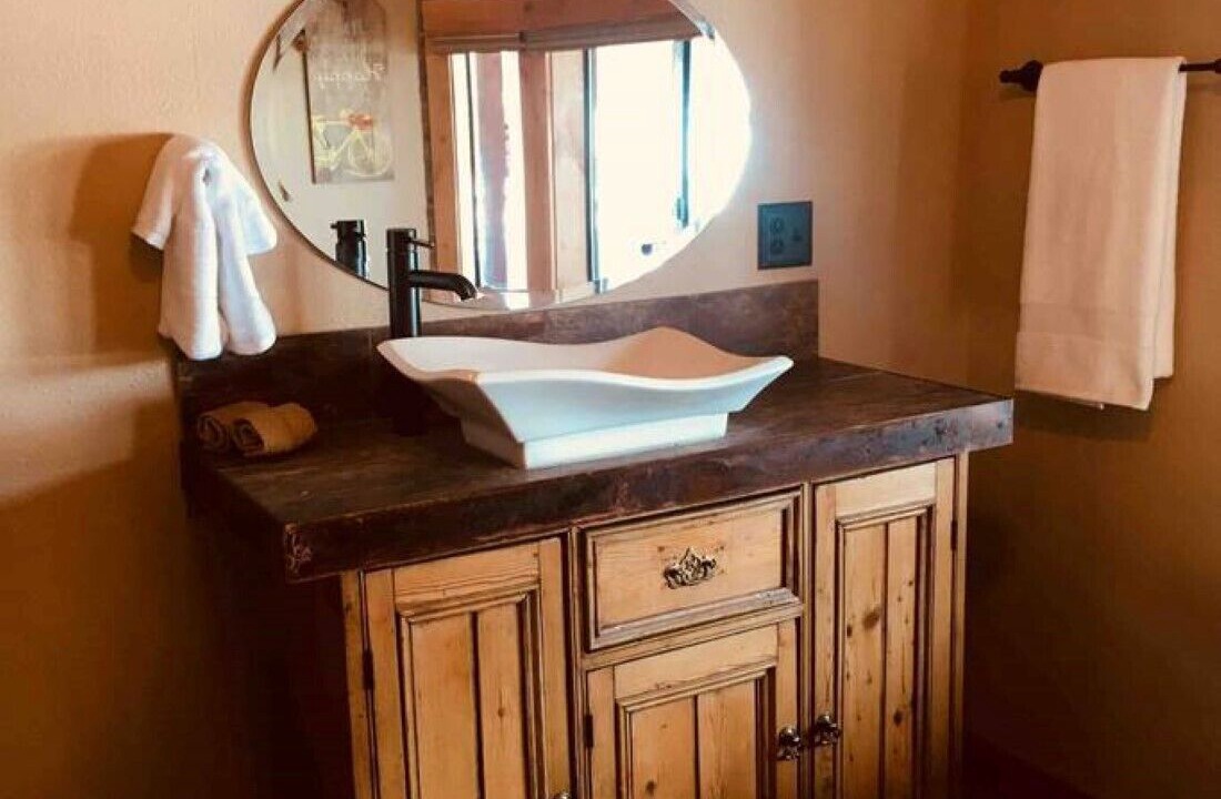 Photo of Bathroom in Sisters