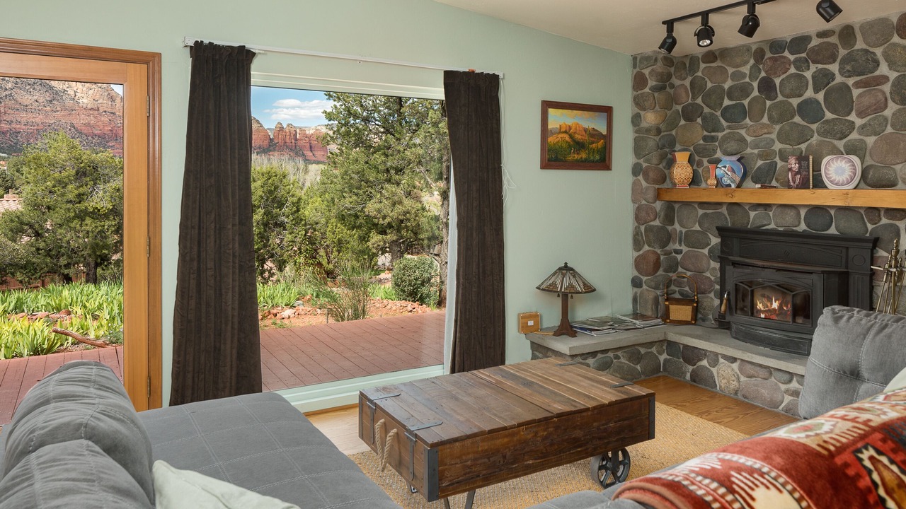 Photo of Livingroom in West Sedona