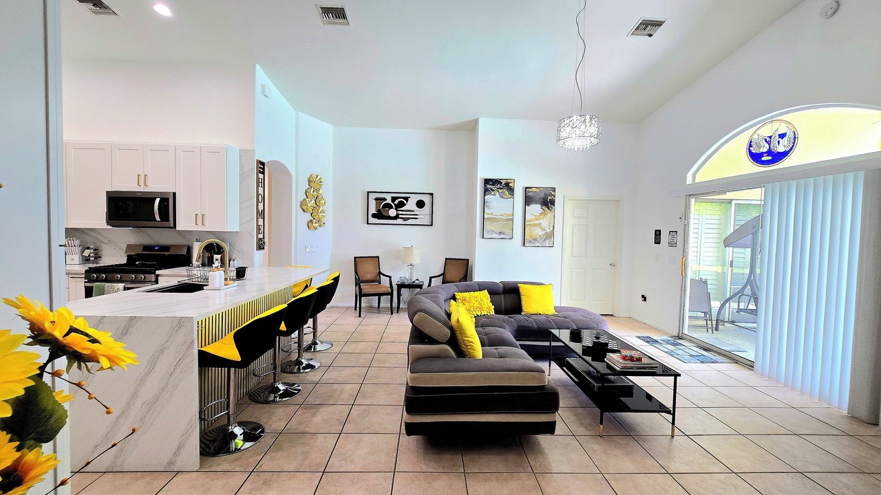 Photo of Livingroom in Cathedral City