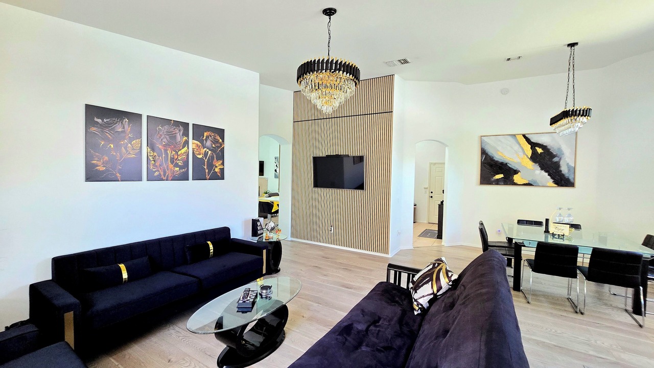 Photo of Livingroom in Cathedral City