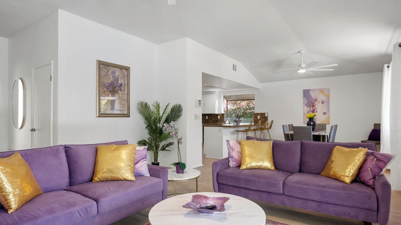 Photo of Livingroom in Desert Park Estates