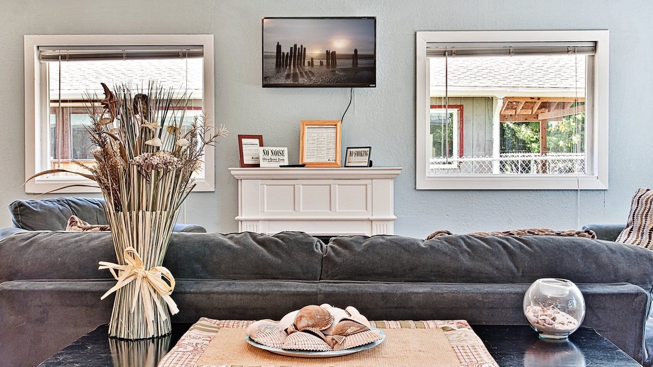 Photo of Livingroom in Oyehut-Hogans Corner