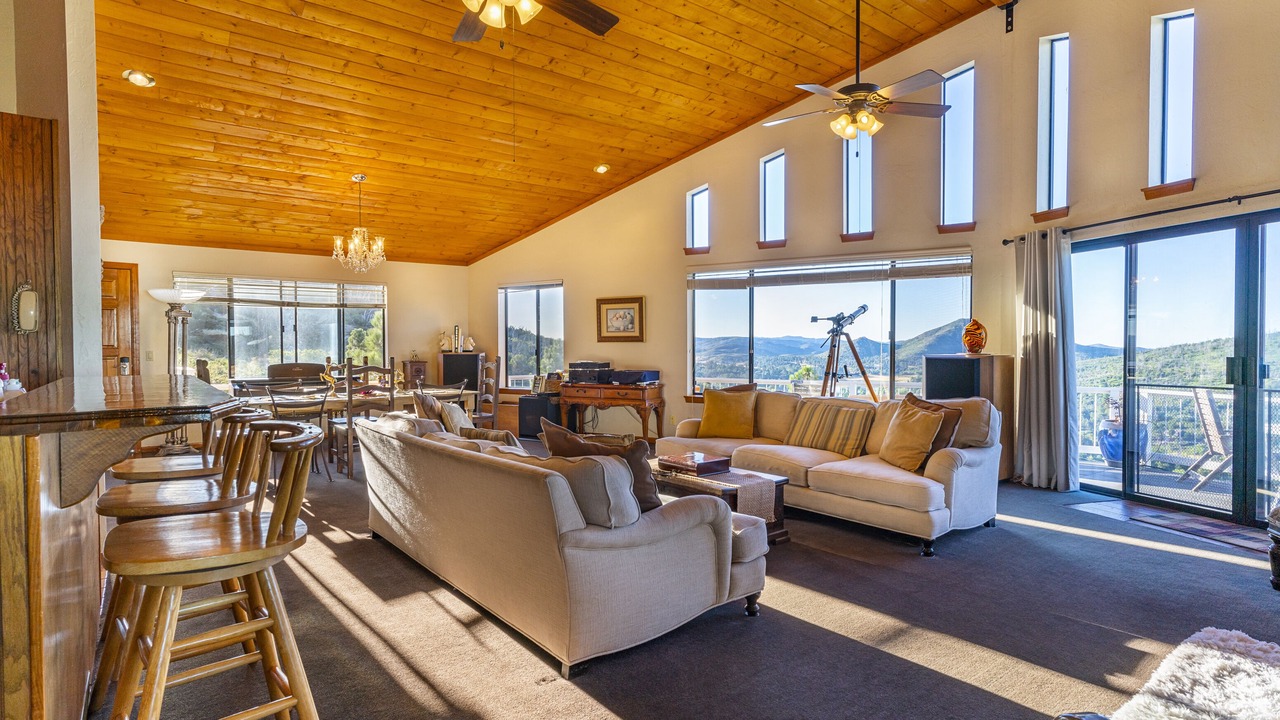 Photo of Livingroom in Julian