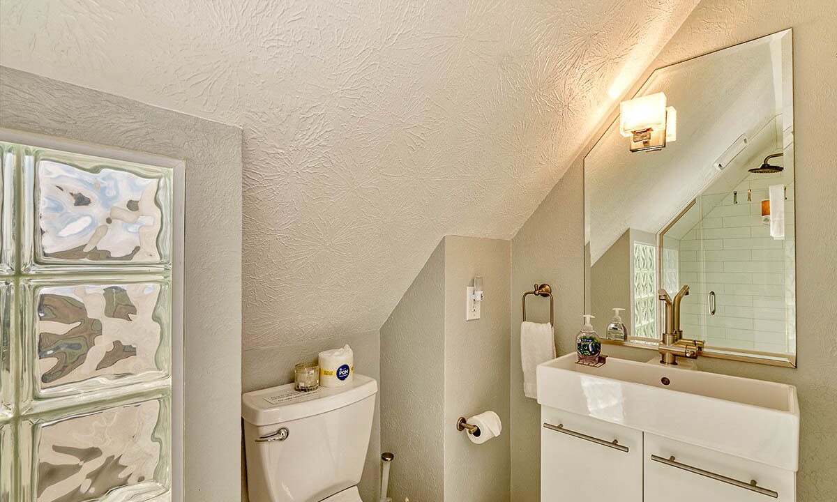 Photo of Bathroom in Ocean Park