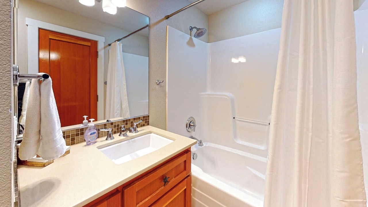 Photo of Bathroom in Gearhart