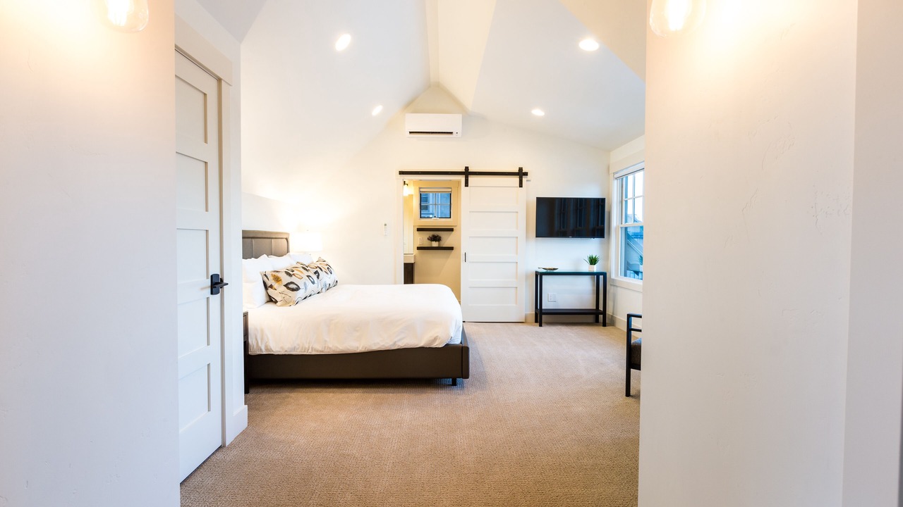 Photo of Bedroom in Bend