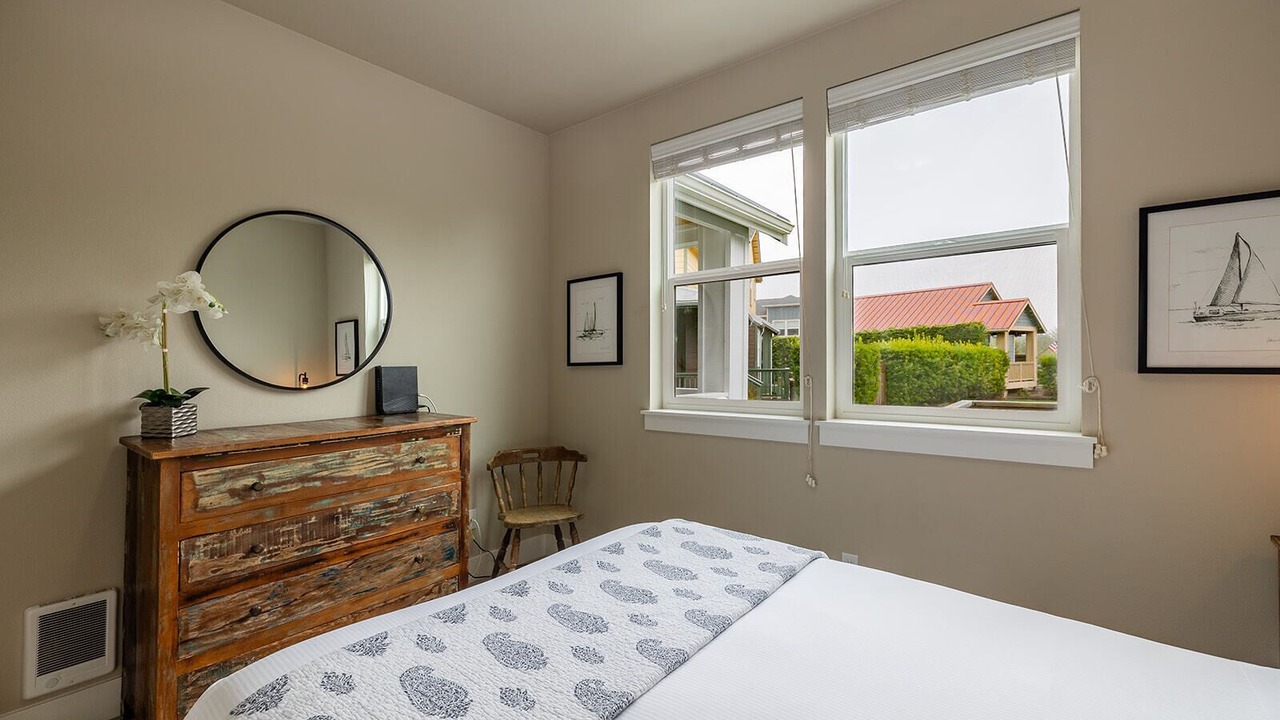 Photo of Bedroom in Ocean Shores