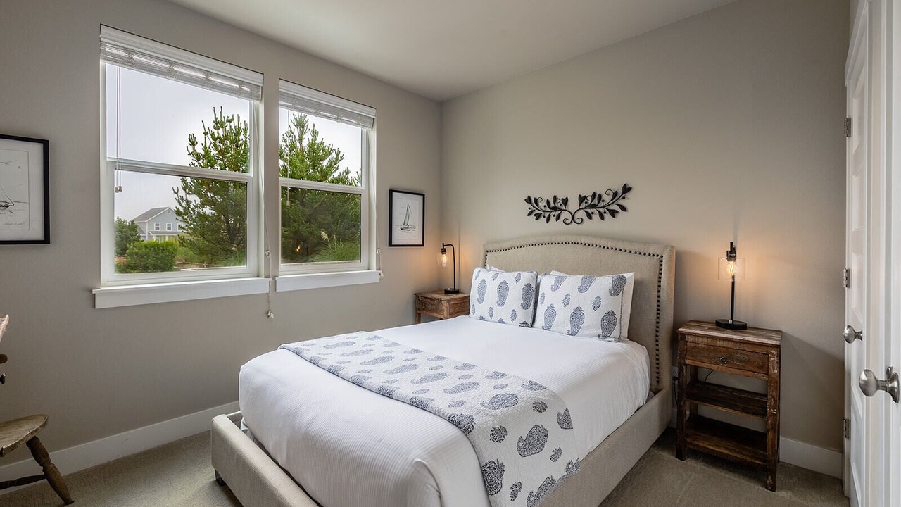 Photo of Bedroom in Ocean Shores