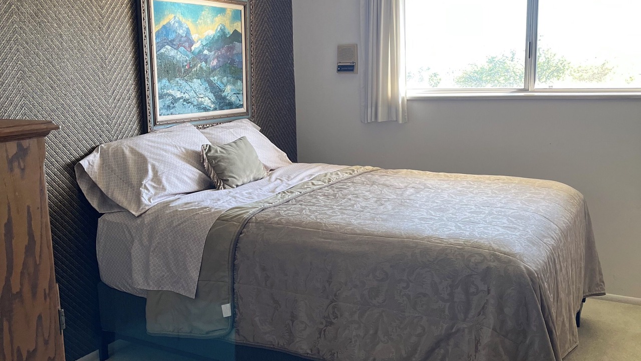 Photo of Bedroom in Northridge