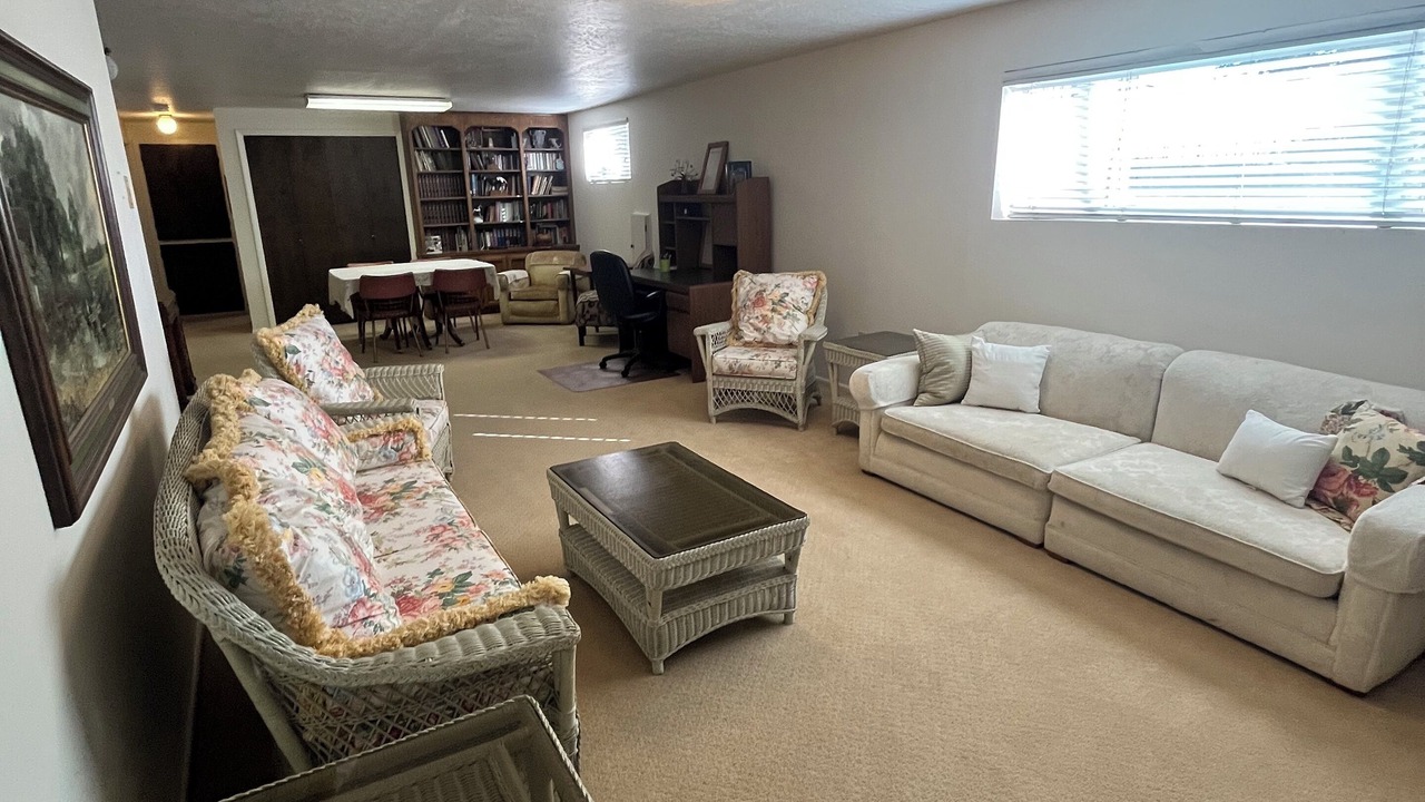 Photo of Livingroom in Northridge