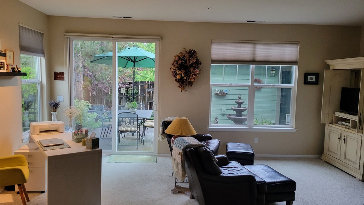 Photo of Livingroom in Southern Crossing