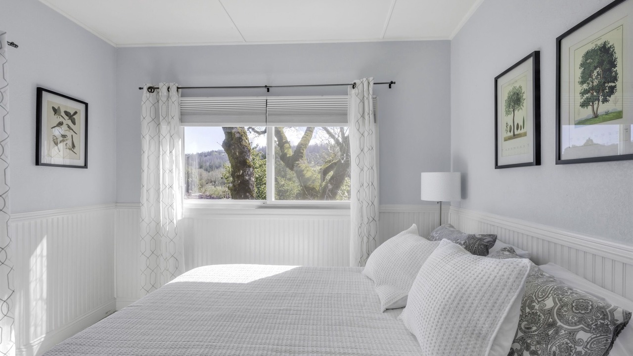 Photo of Bedroom in Santa Rosa