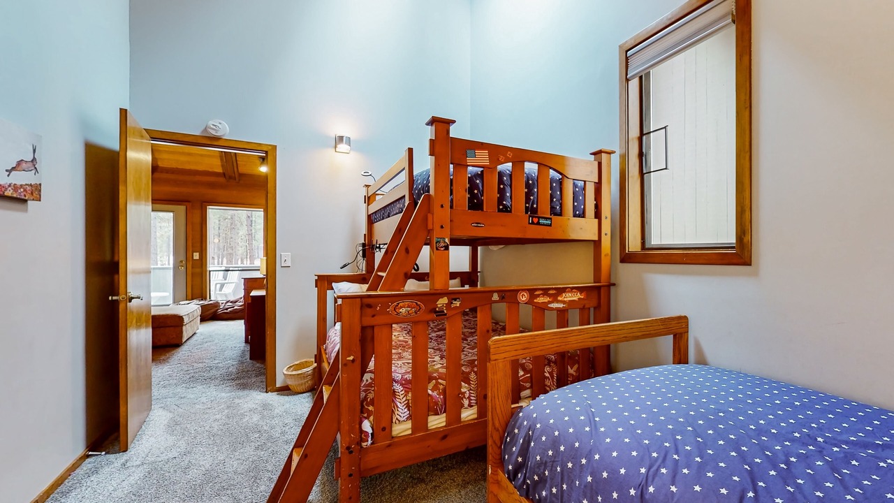 Photo of Bedroom in Black Butte Ranch