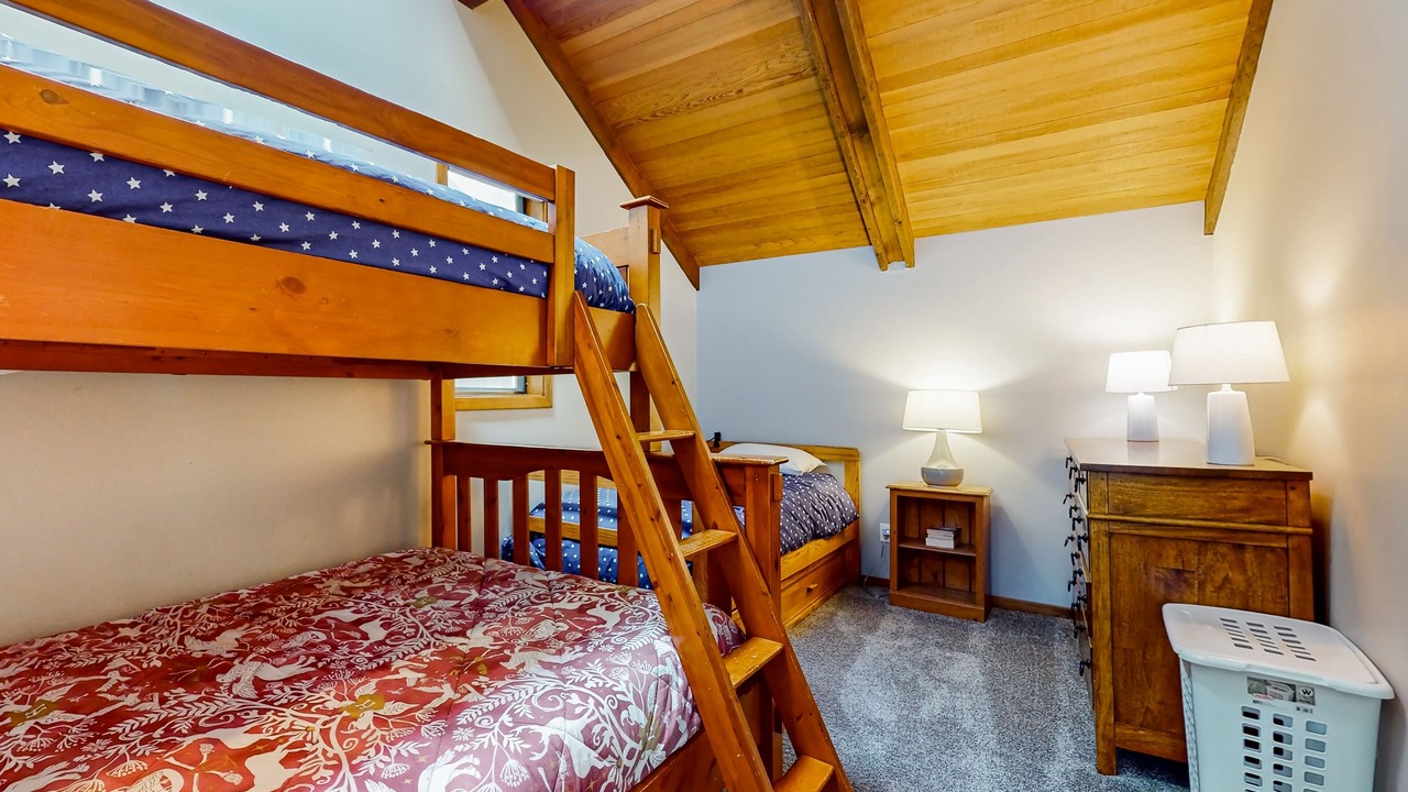 Photo of Bedroom in Black Butte Ranch