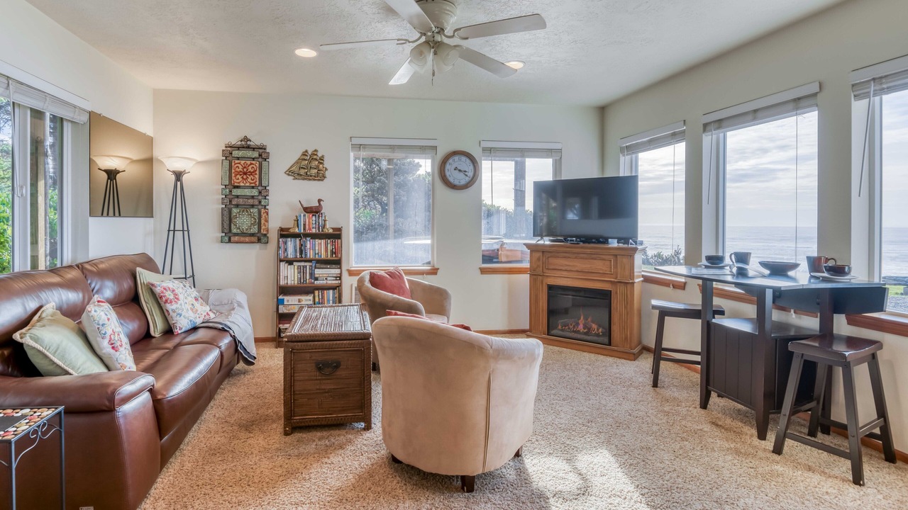 Photo of Livingroom in Beverly Beach