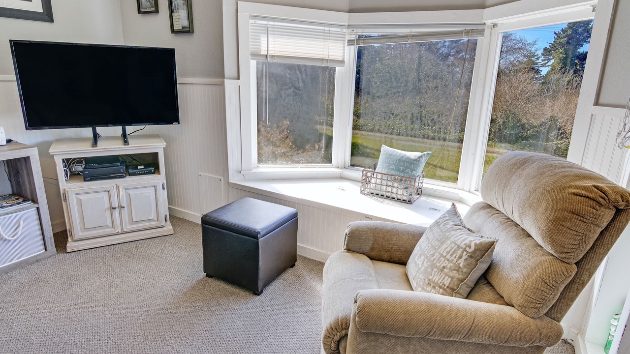 Photo of Livingroom in Seal Rock
