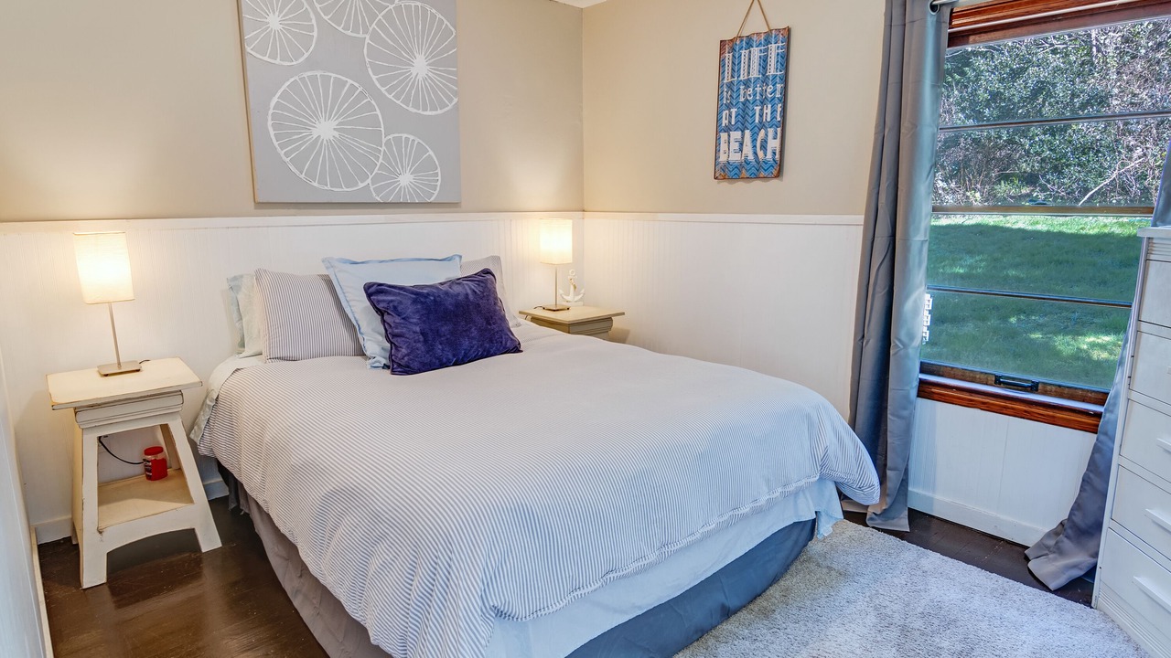Photo of Bedroom in Seal Rock
