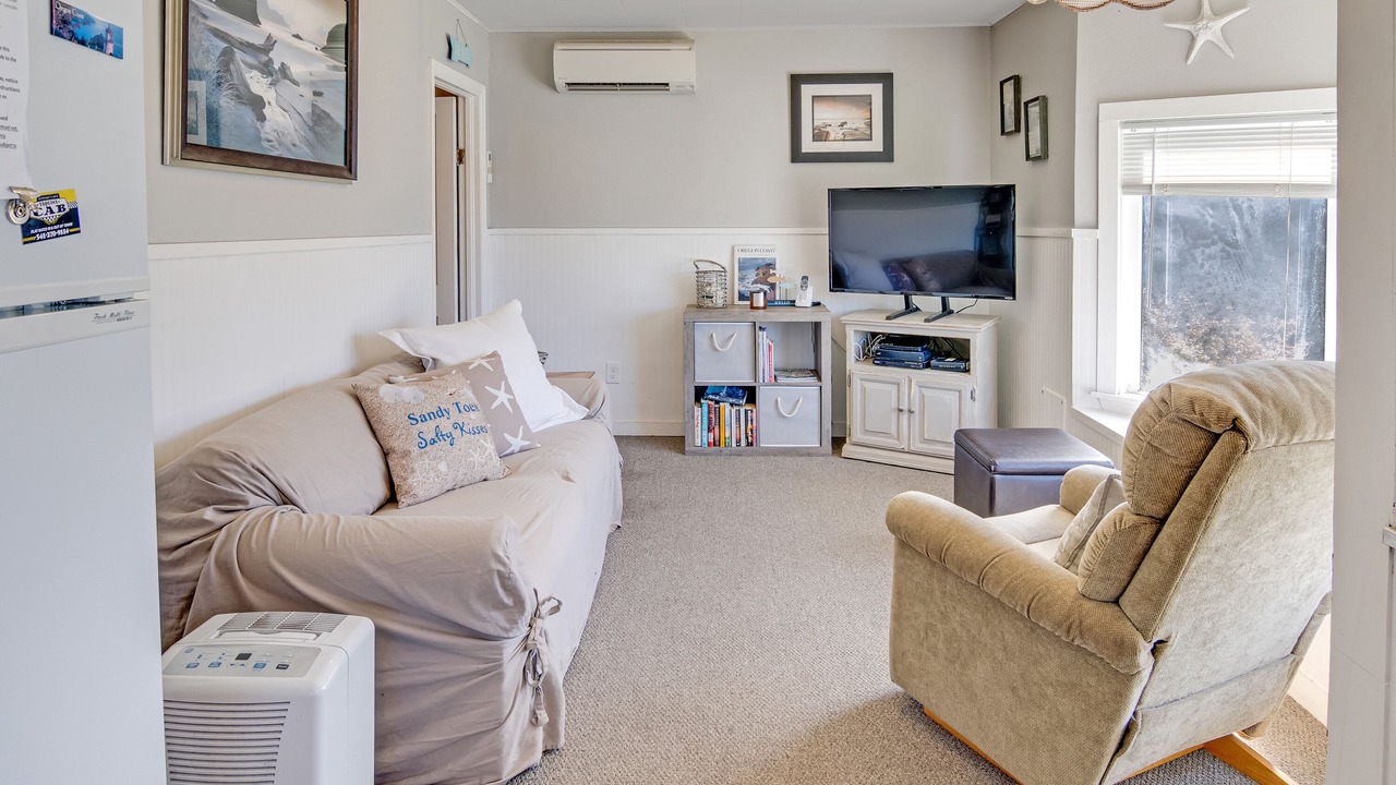 Photo of Livingroom in Seal Rock