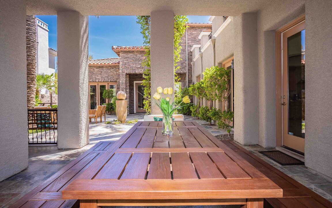 Photo of Outdoor in Bard