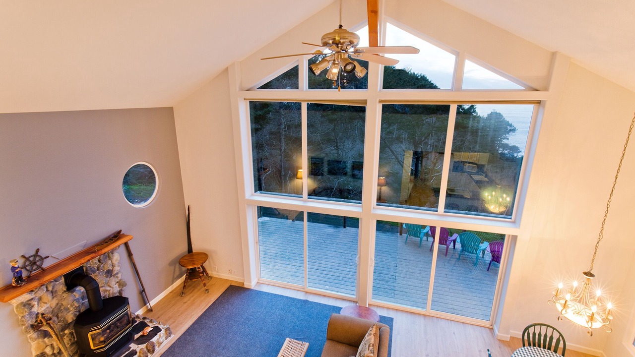 Photo of Livingroom in Shelter Cove