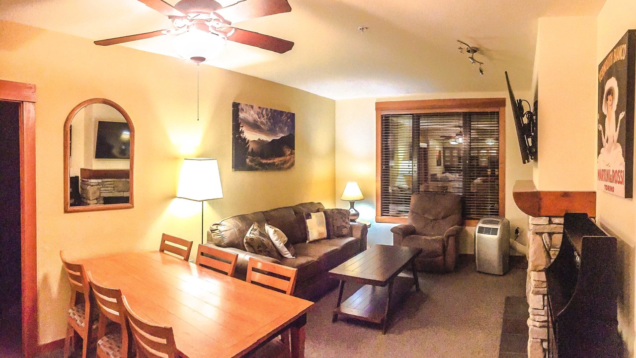 Photo of Livingroom in Mammoth Lakes