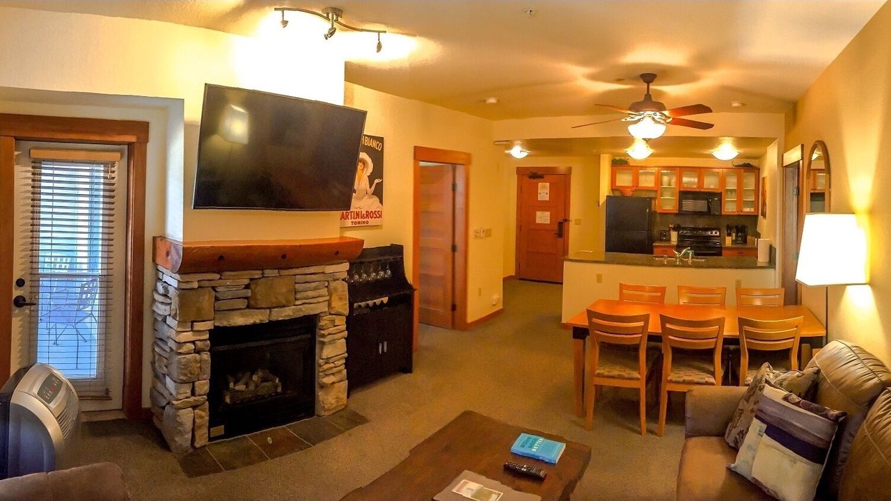 Photo of Livingroom in Mammoth Lakes