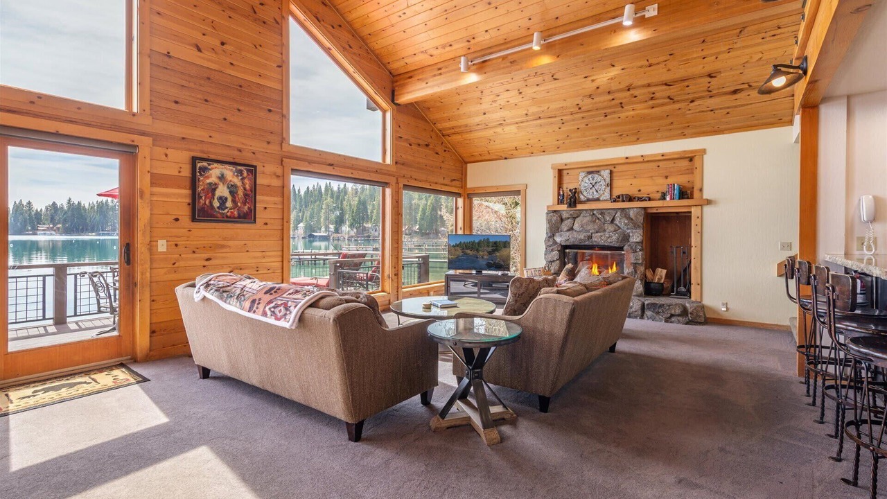 Photo of Livingroom in Carnelian Bay