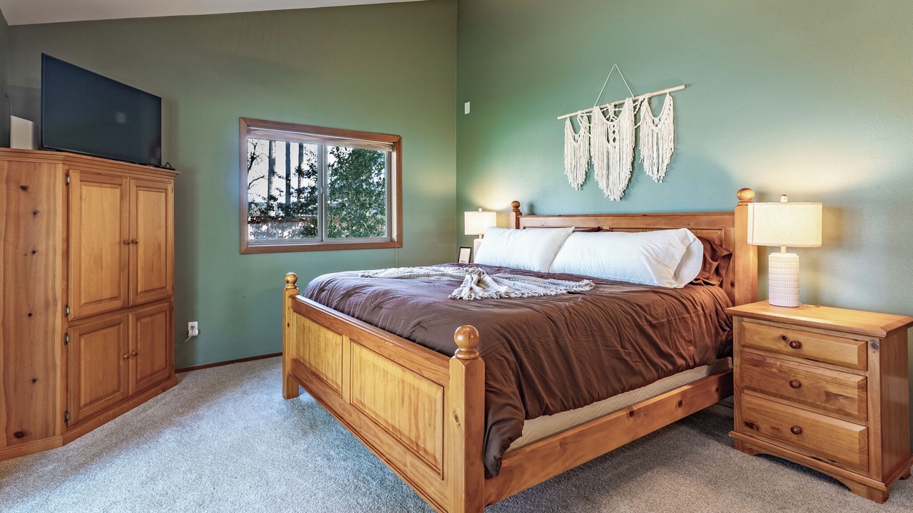 Photo of Bedroom in Newberg