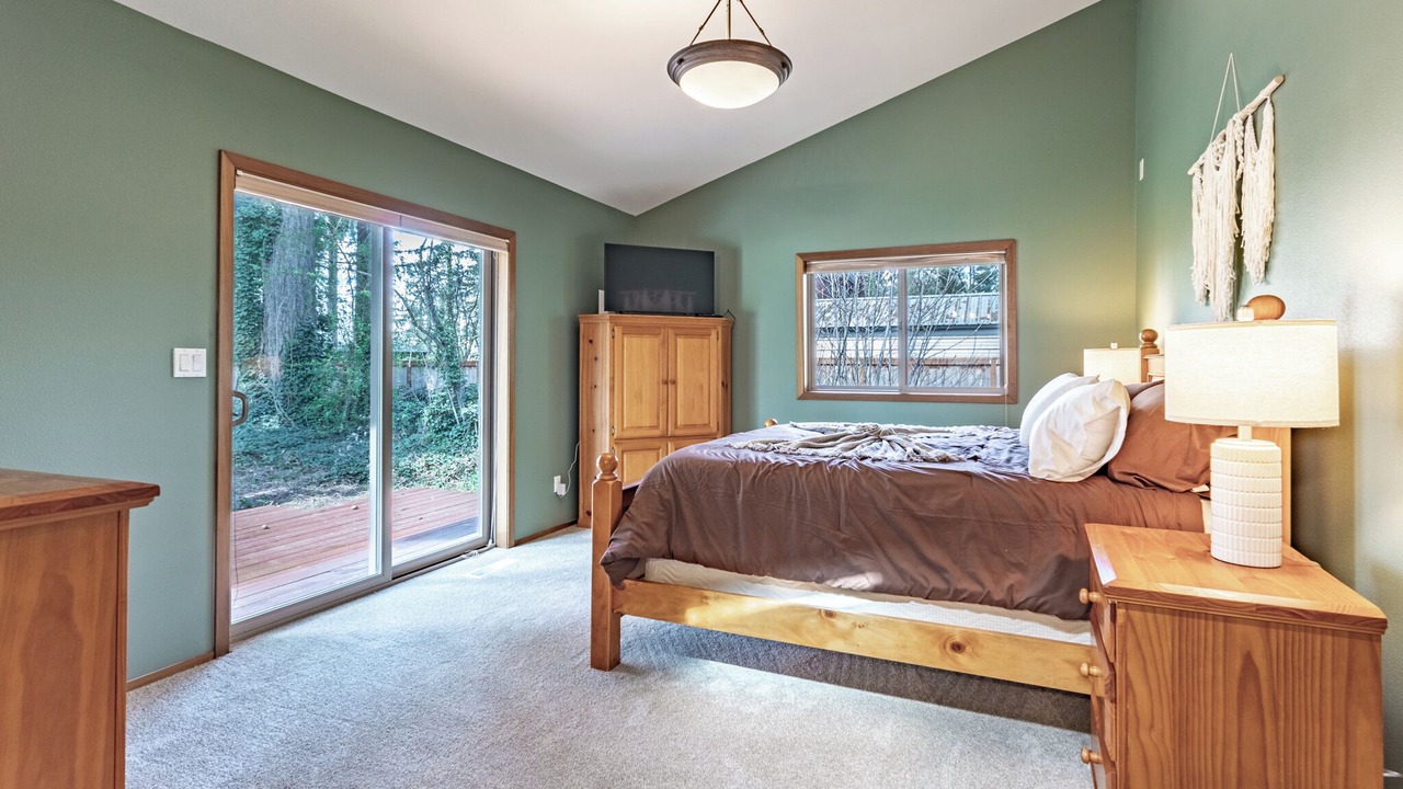 Photo of Bedroom in Newberg