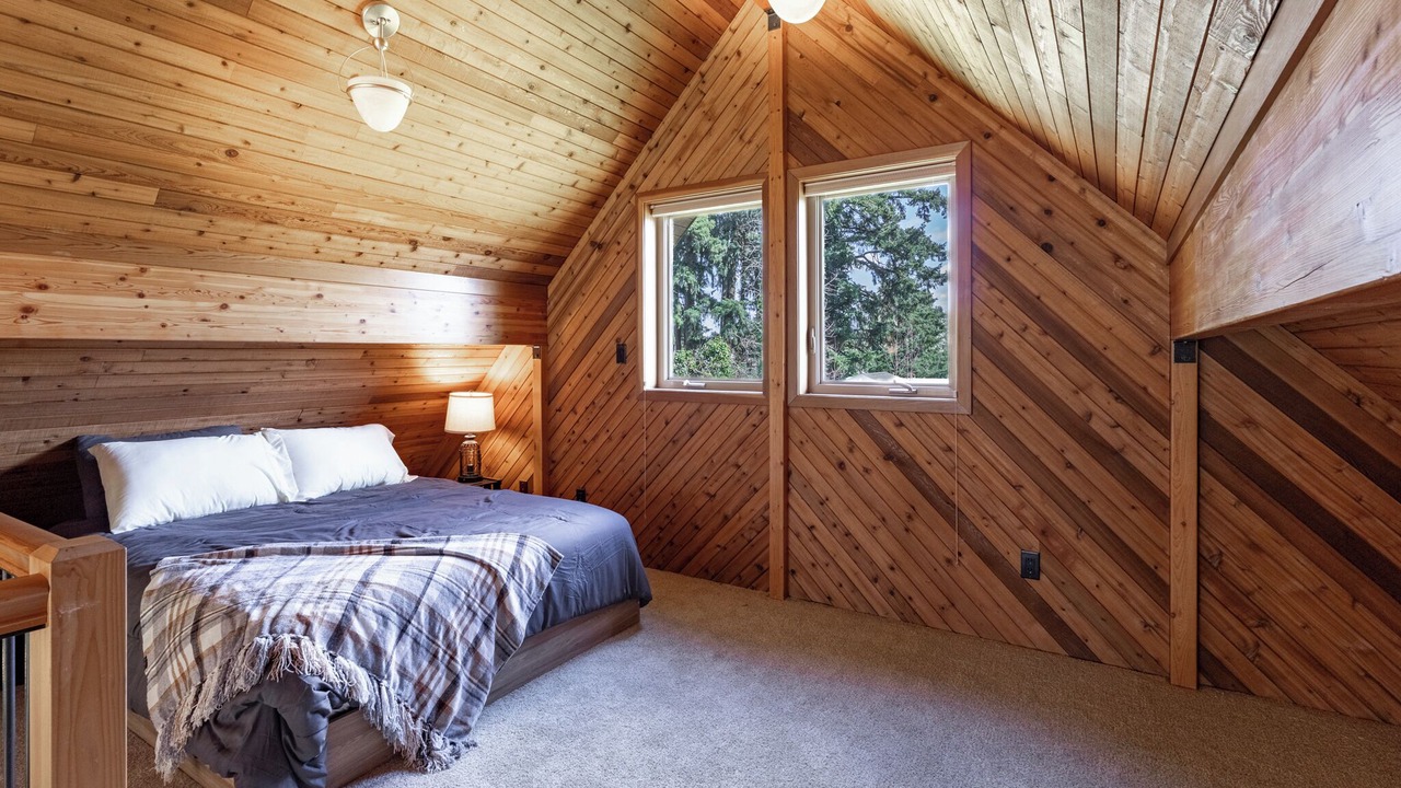 Photo of Bedroom in Newberg
