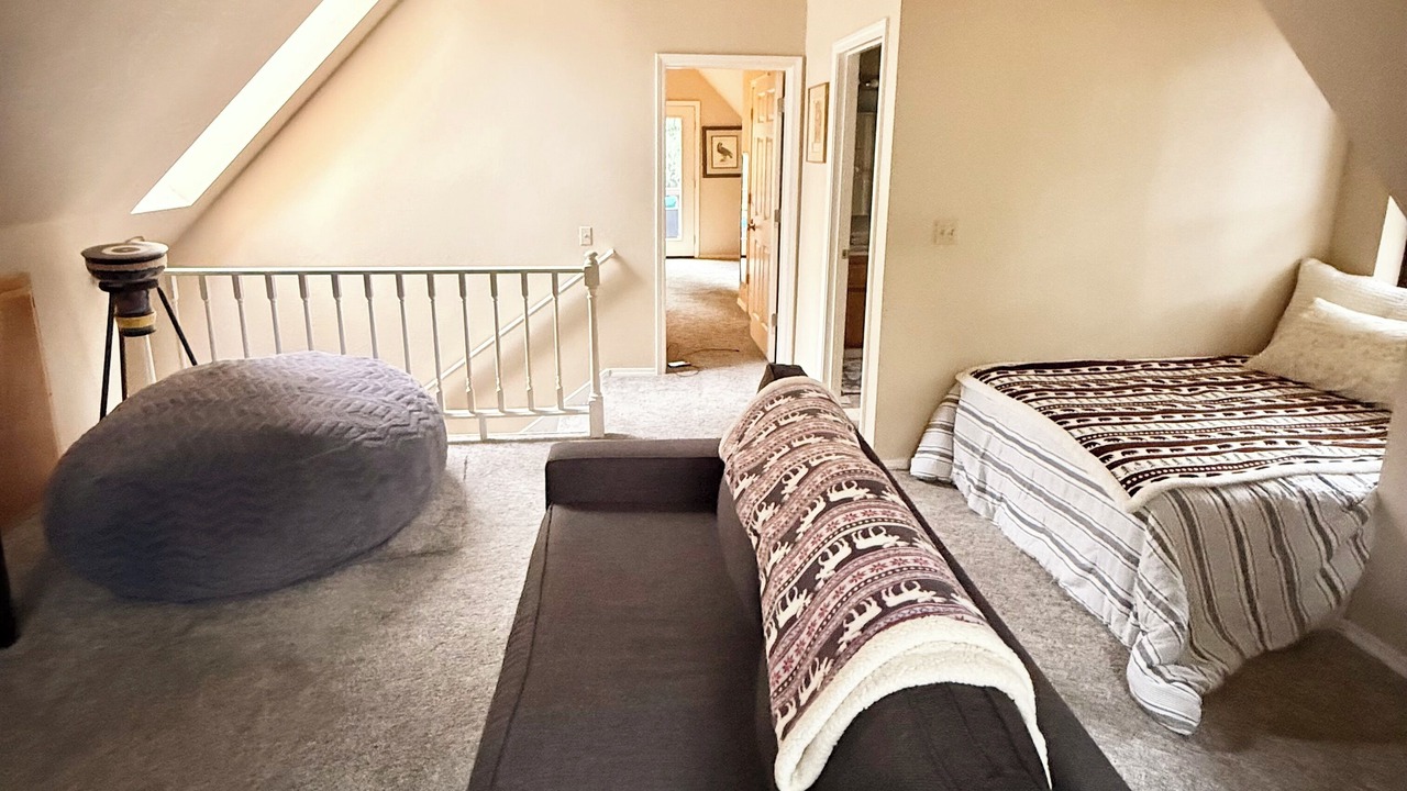 Photo of Bedroom in Hamilton Branch