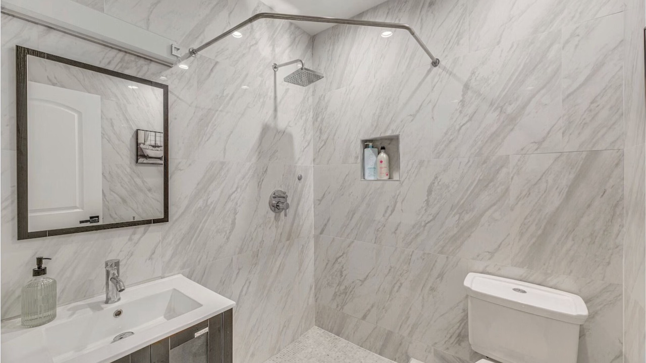 Photo of Bathroom in East Los Angeles
