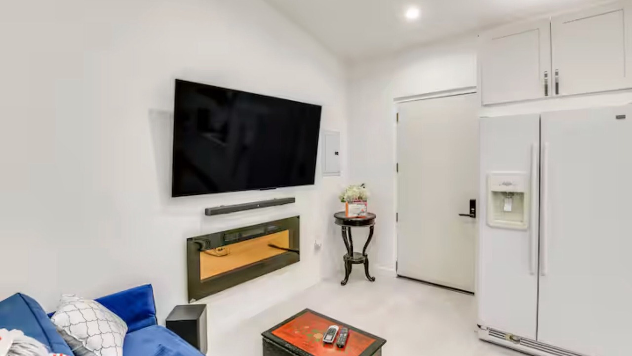 Photo of Livingroom in East Los Angeles