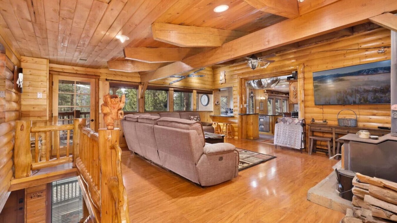 Photo of Livingroom in Big Bear