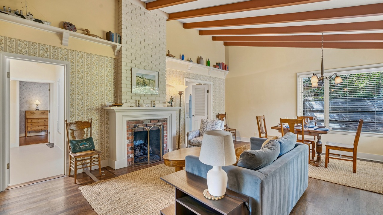 Photo of Livingroom in Carmel Point
