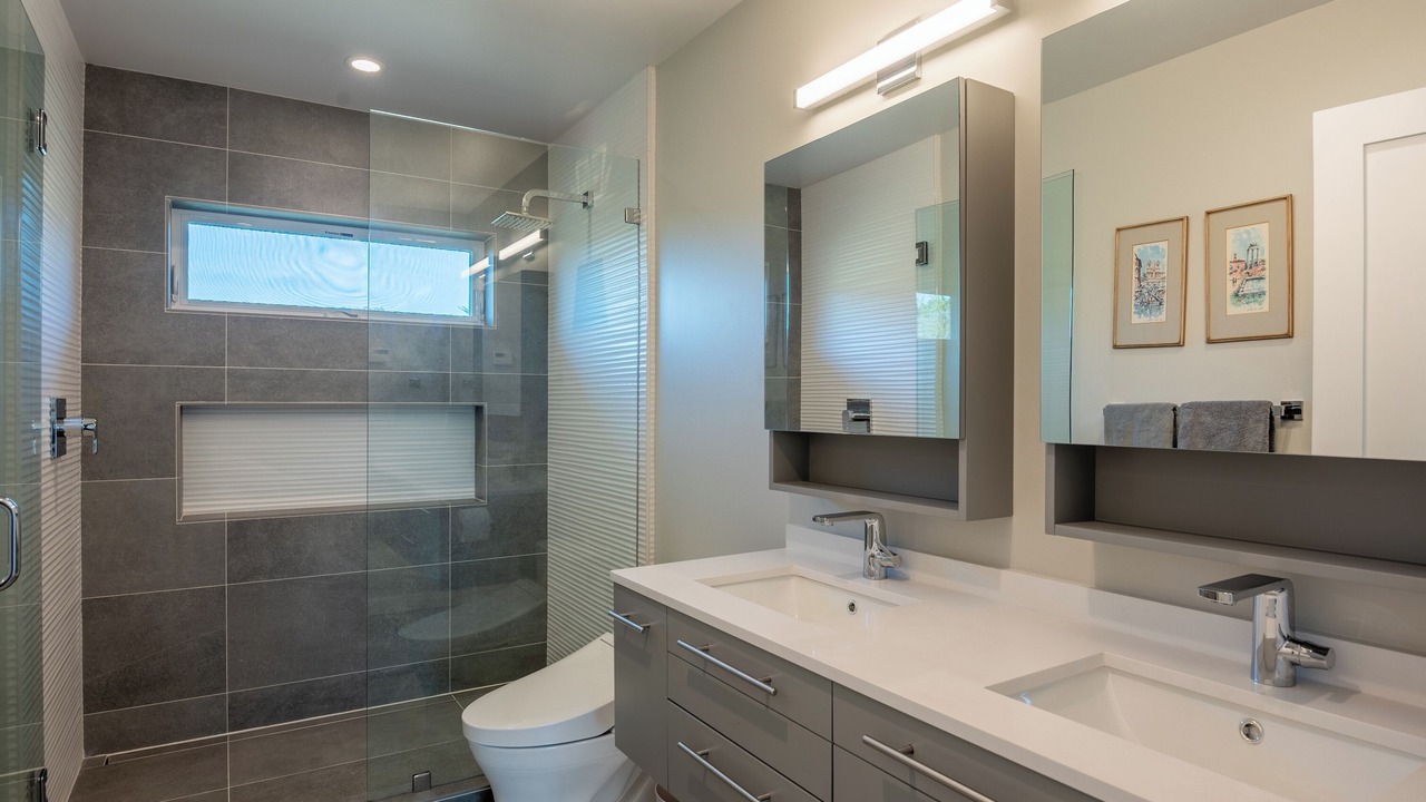 Photo of Bathroom in Carmel Point