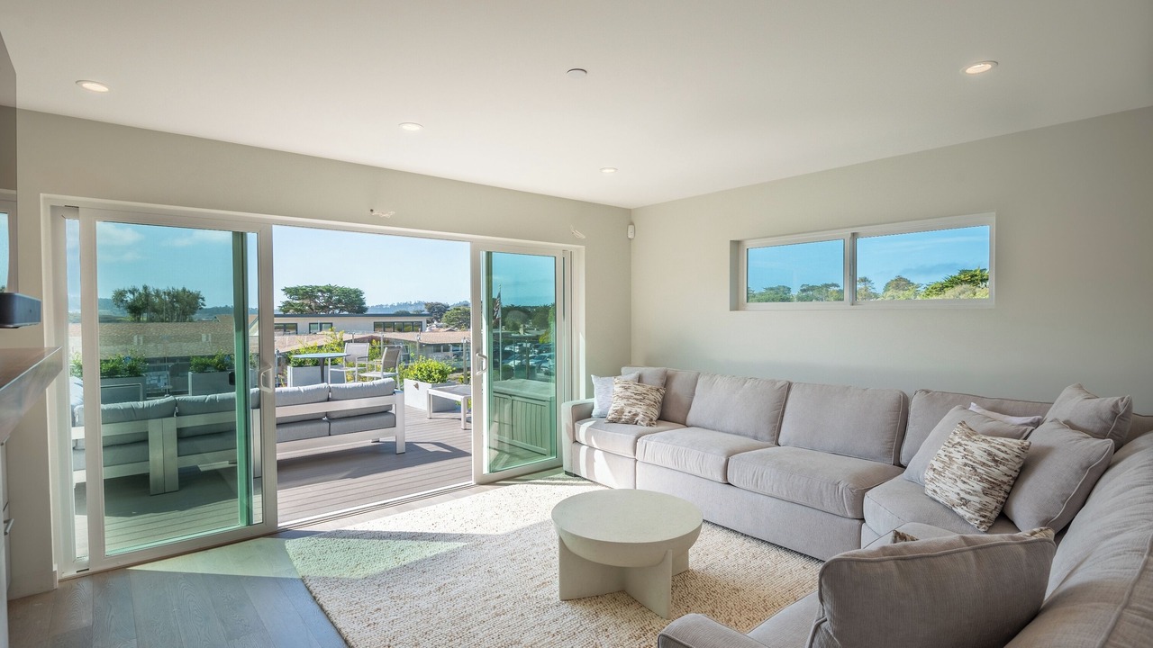 Photo of Livingroom in Carmel Point