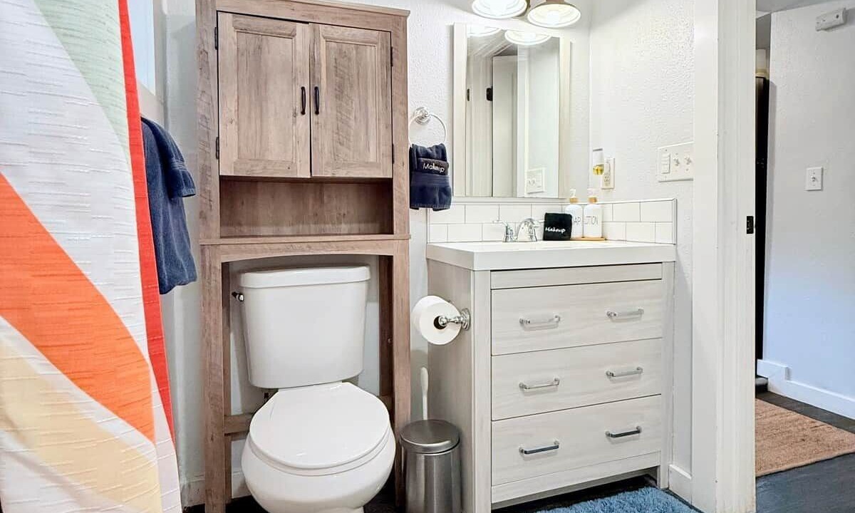 Photo of Bathroom in Zigzag