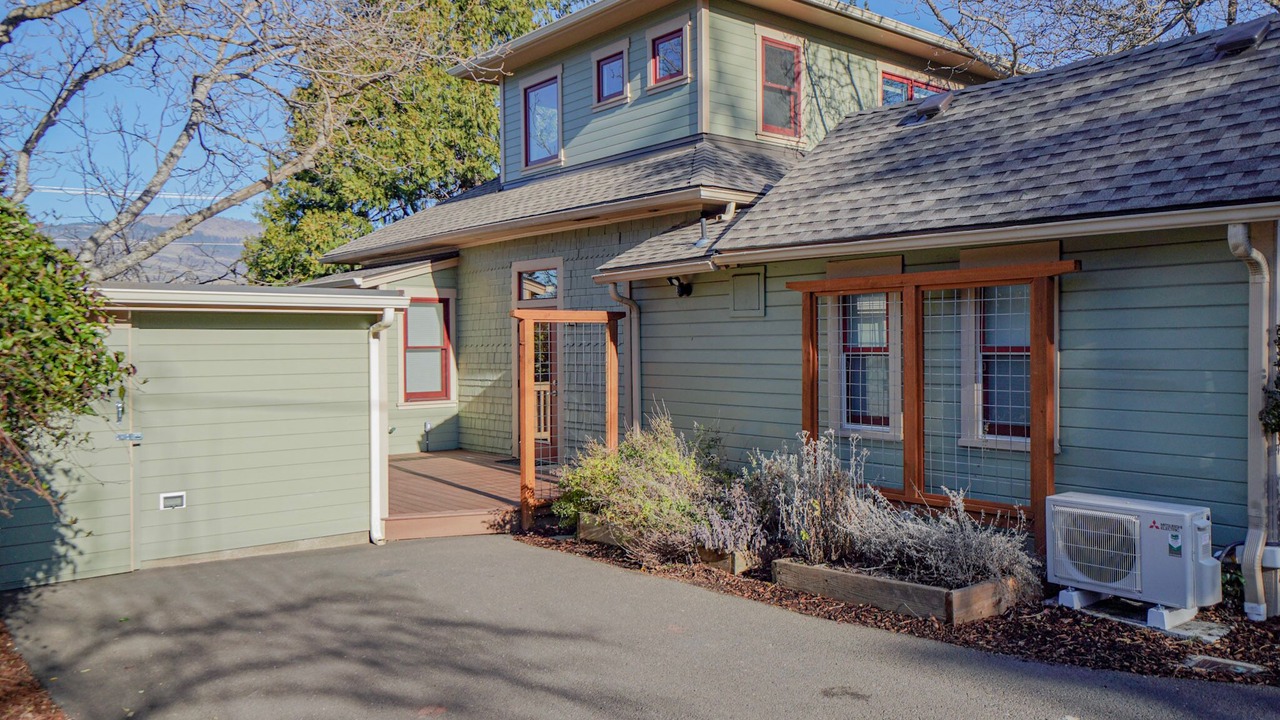 Photo of Outdoor in Ashland