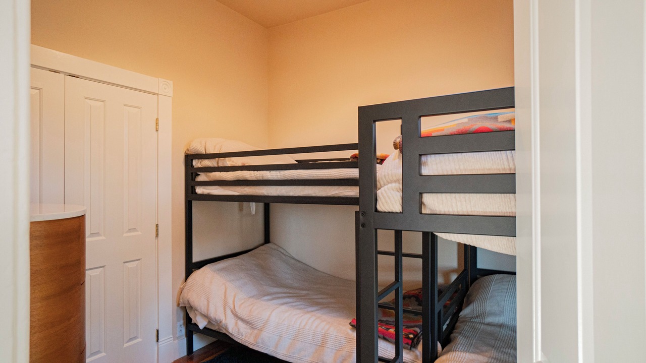 Photo of Bedroom in Ashland
