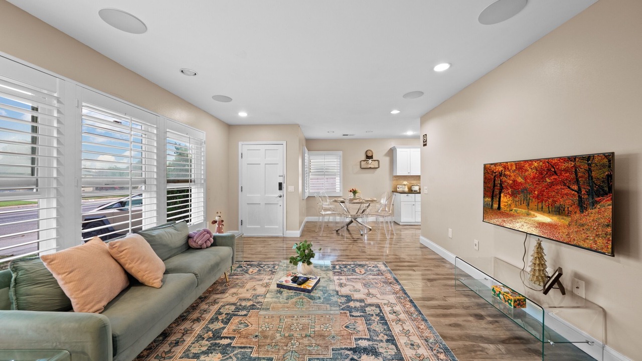 Photo of Livingroom in Mayflower Village