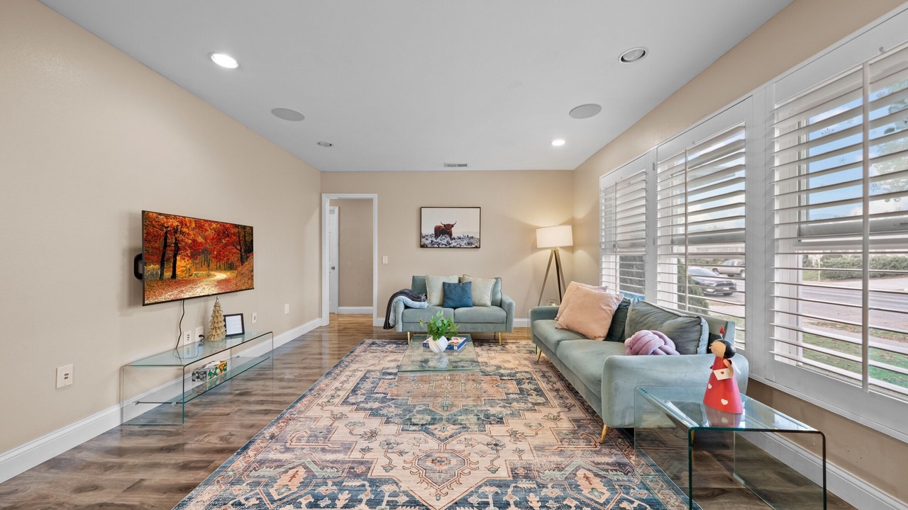 Photo of Livingroom in Mayflower Village