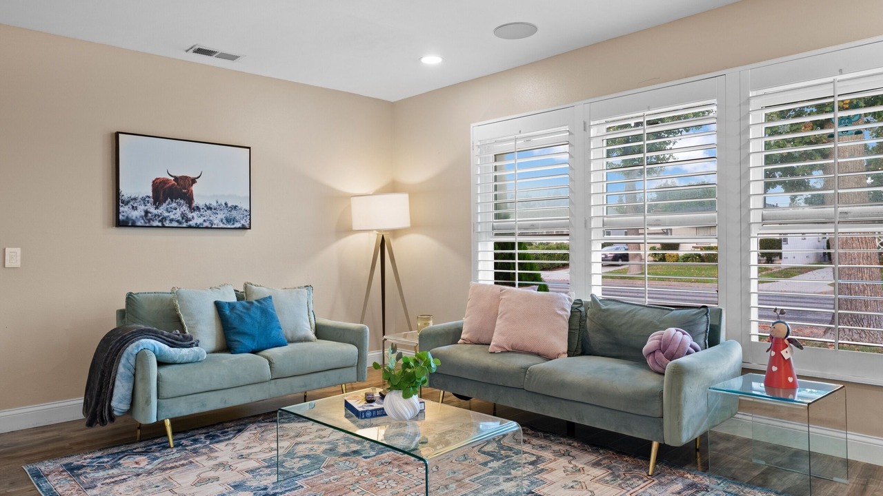 Photo of Livingroom in Mayflower Village
