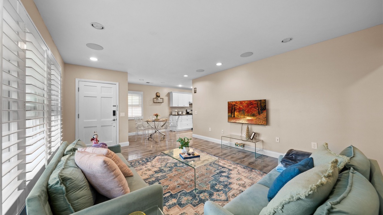 Photo of Livingroom in Mayflower Village