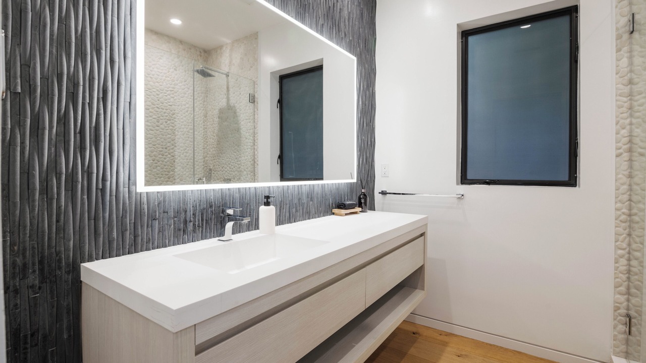 Photo of Bathroom in Beverly Grove