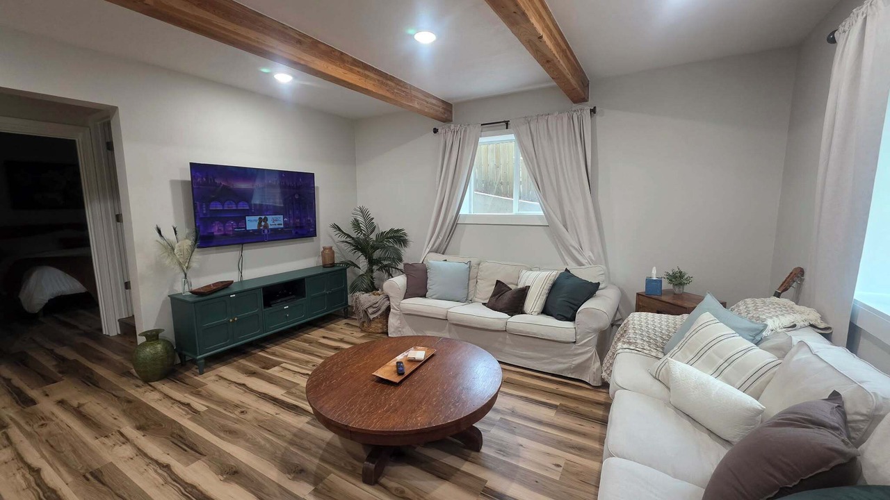 Photo of Livingroom in McMinnville
