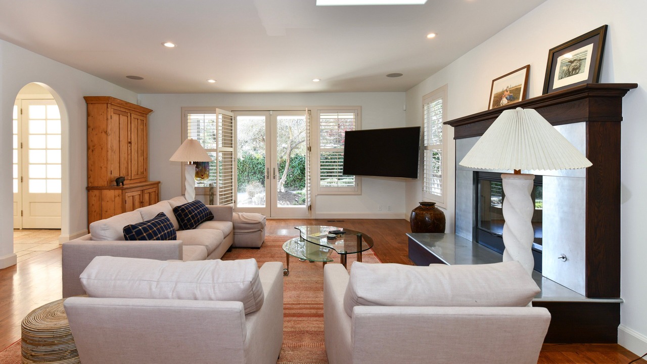 Photo of Livingroom in St. Helena